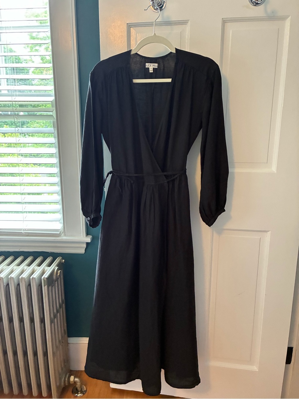 Alex Mill Black Long-Sleeve Linen Wrap Midi Dress size small